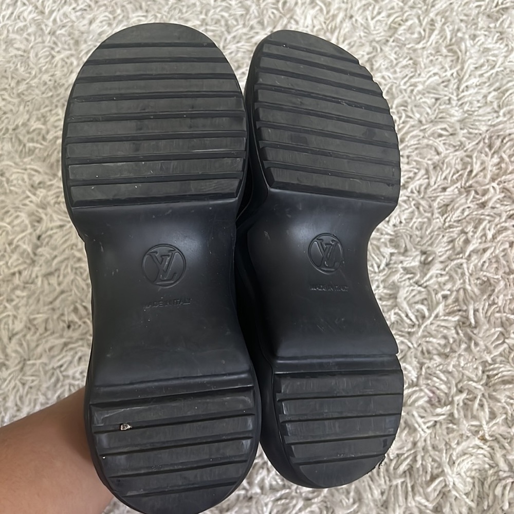 LV Archlight Sneaker - Picture 4 of 9